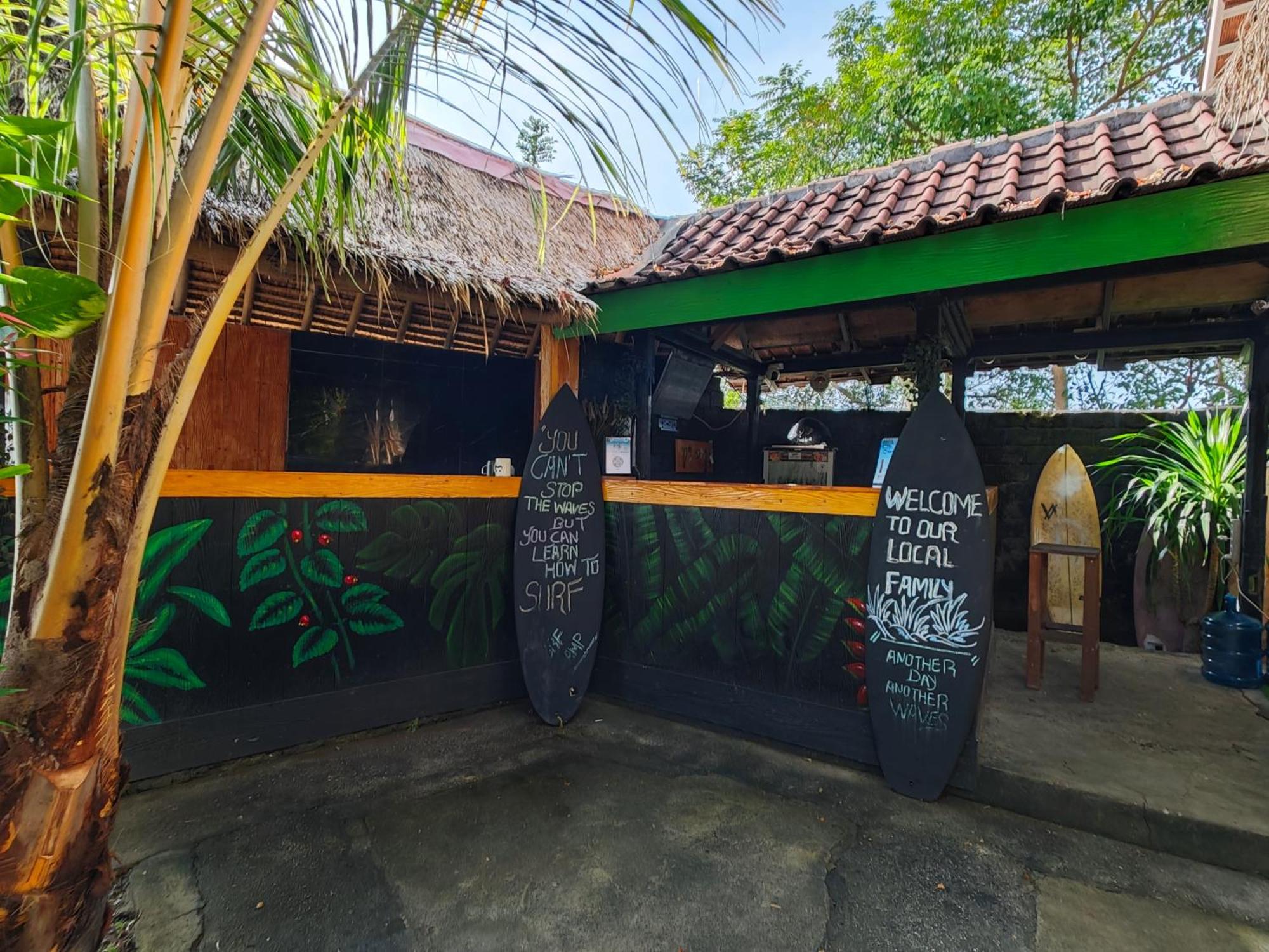 Surf Camp 79 Ξενοδοχείο Kuta  Εξωτερικό φωτογραφία